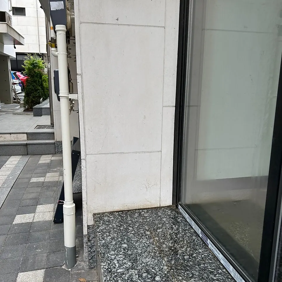 스텐우편함 시공 전 사진 - 우편함 신규 설치